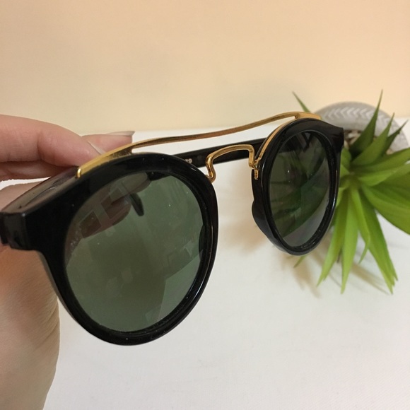 Soho House. 🍹| Retro Sunglasses - Picture 2 of 4